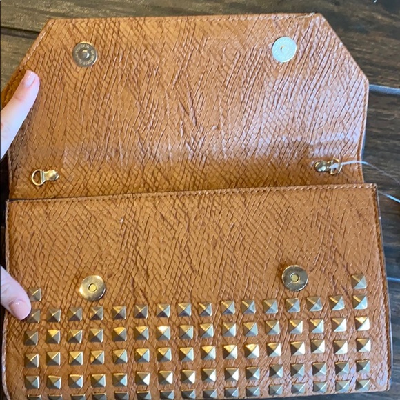 STUDDED CLUTCH - Picture 3 of 5